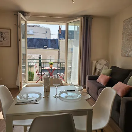 Lumineux , Parking, Balcon, Centre De