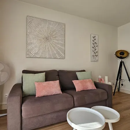 Lumineux , Parking, Balcon, Centre De Apartment Tours