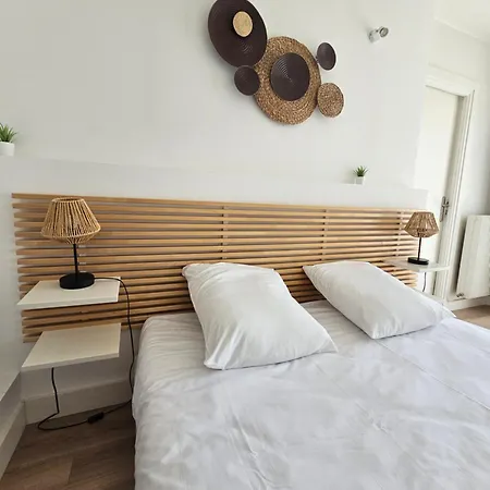 Lumineux , Parking, Balcon, Centre De Apartment Tours