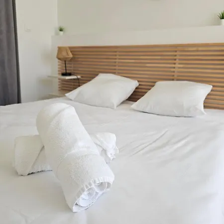 Apartment Lumineux , Parking, Balcon, Centre De Tours