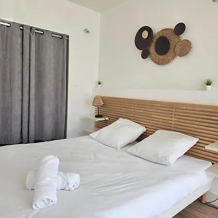 Lumineux , Parking, Balcon, Centre De Apartment