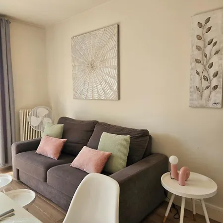 Lumineux , Parking, Balcon, Centre De Apartment *