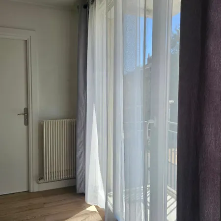 Lumineux , Parking, Balcon, Centre De Apartment Tours